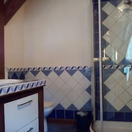 Dom Pod Sosnami Traditional Wooden Dacha, Private Pool, Possibility Of Sleeping 10 Villa